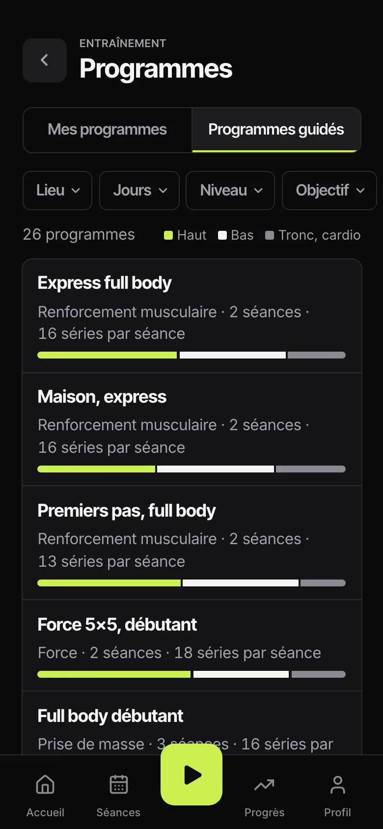 Les programmes guidés, filtrables par lieu, jours, niveau et objectif, avec la part haut du corps, bas du corps et tronc de chacun.